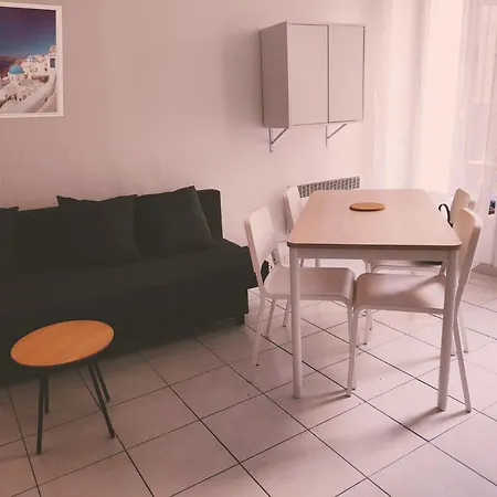 Cosy En Centre Centre-ville . . . * Nimes
